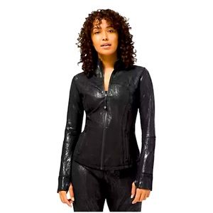Lululemon , Define Jacket *Shine
Acclimatize Black Black Foil , size 4 , New
